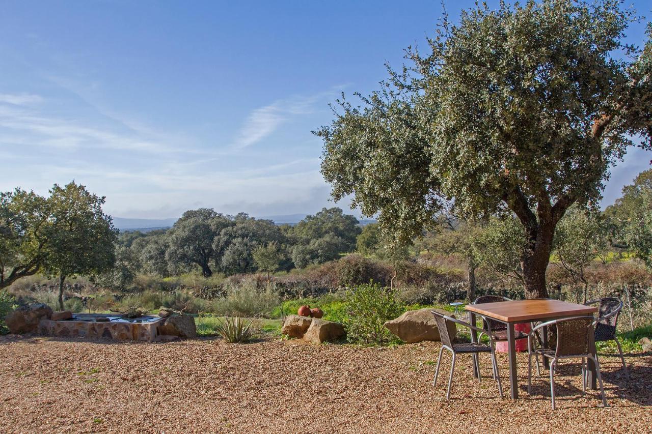 Finca El Rabilargo Arroyomolinos de Montanchez Bilik gambar